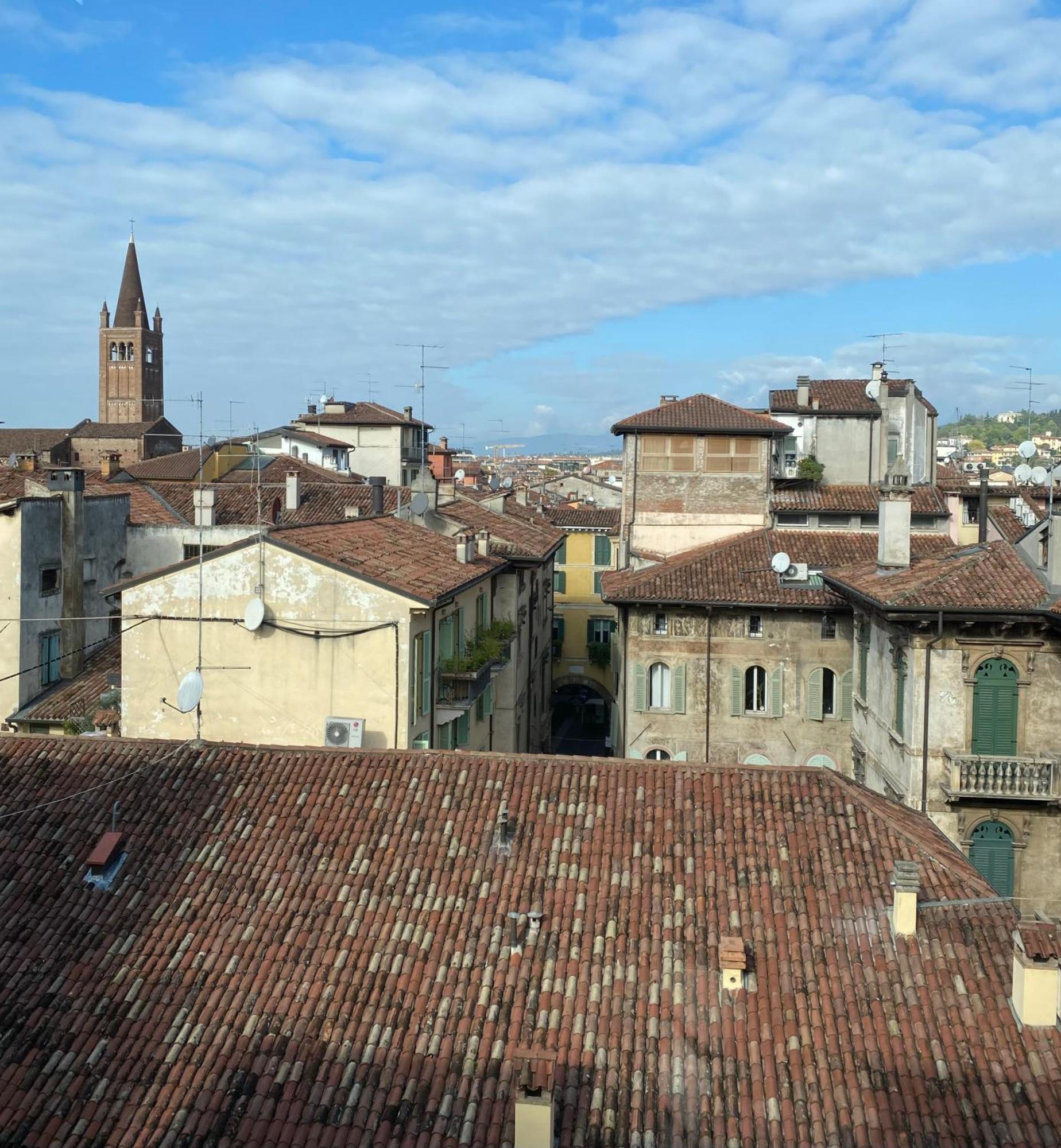 Verona Centro Piazza Erbe Exterior foto